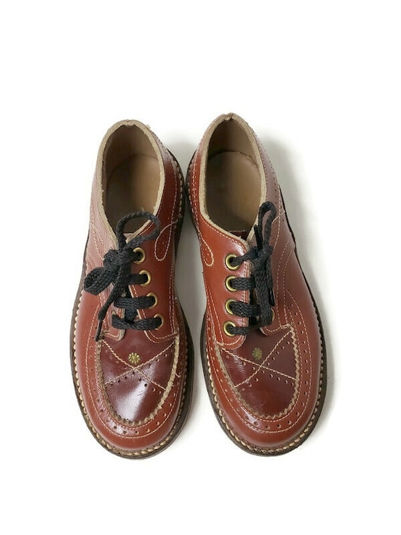 60s 70s kids 2-tone leather shoes . kids 9.5 - 10 - image 2