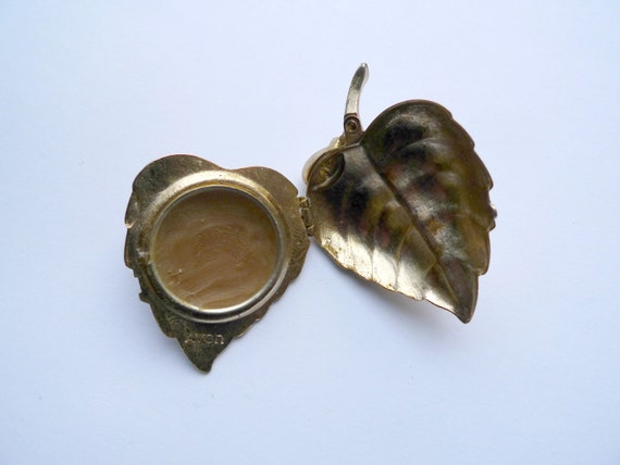 Gold heart leaf and a teardrop faux pearl . 60s A… - image 3