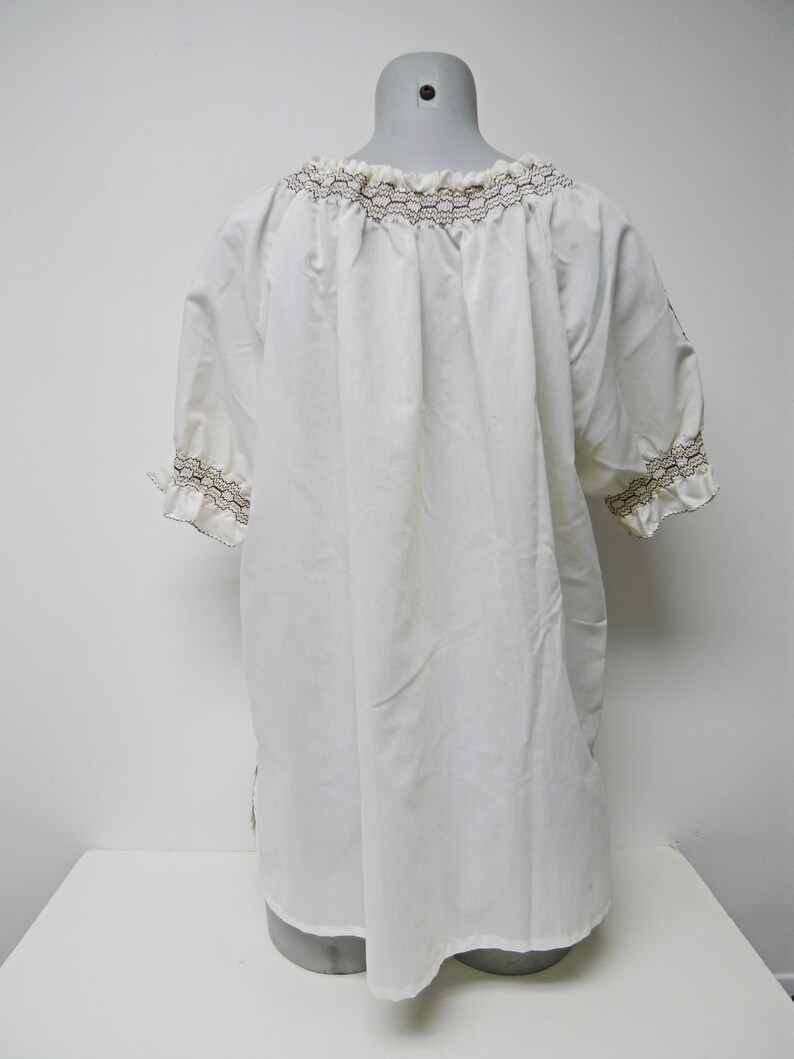 embroidered Bohemian short sleeve top size XL made in Greece