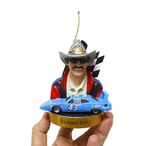 Années 90 ©1998 Richard Petty Nascar Collector's Series Hallmark Ornement souvenir avec carte à collectionner exclusive