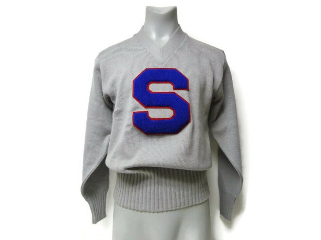 Art Knitting Mills . 1966 S Letter Vneck Varsity Wool Sweater . Fits M