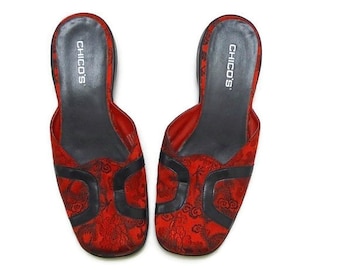 Y2K Chico's Asian print red brocade slip-on sandals . size 6M