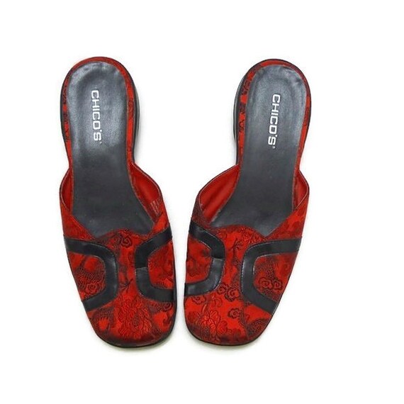 Y2K Chico's Asian print red brocade slip-on sanda… - image 1