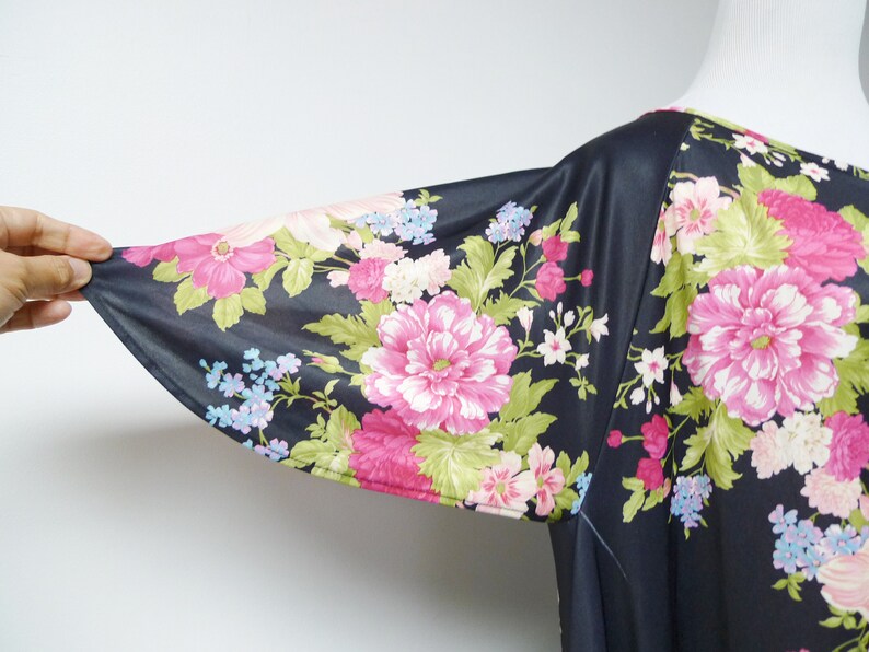 black floral print trapeze dress medium CW Classics