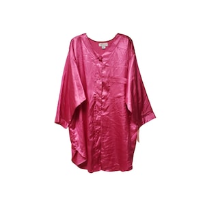 Deadstock 90s Vandemere pink satin long sleeve night shirt . XL