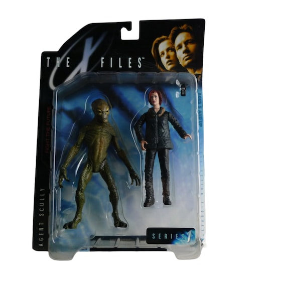 1998 the X Files Fight the Future Ultra Action Figures by