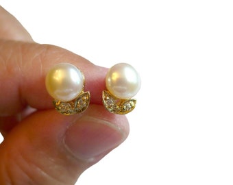 Filadelfa off white cultured pearl earrings . GP 14K