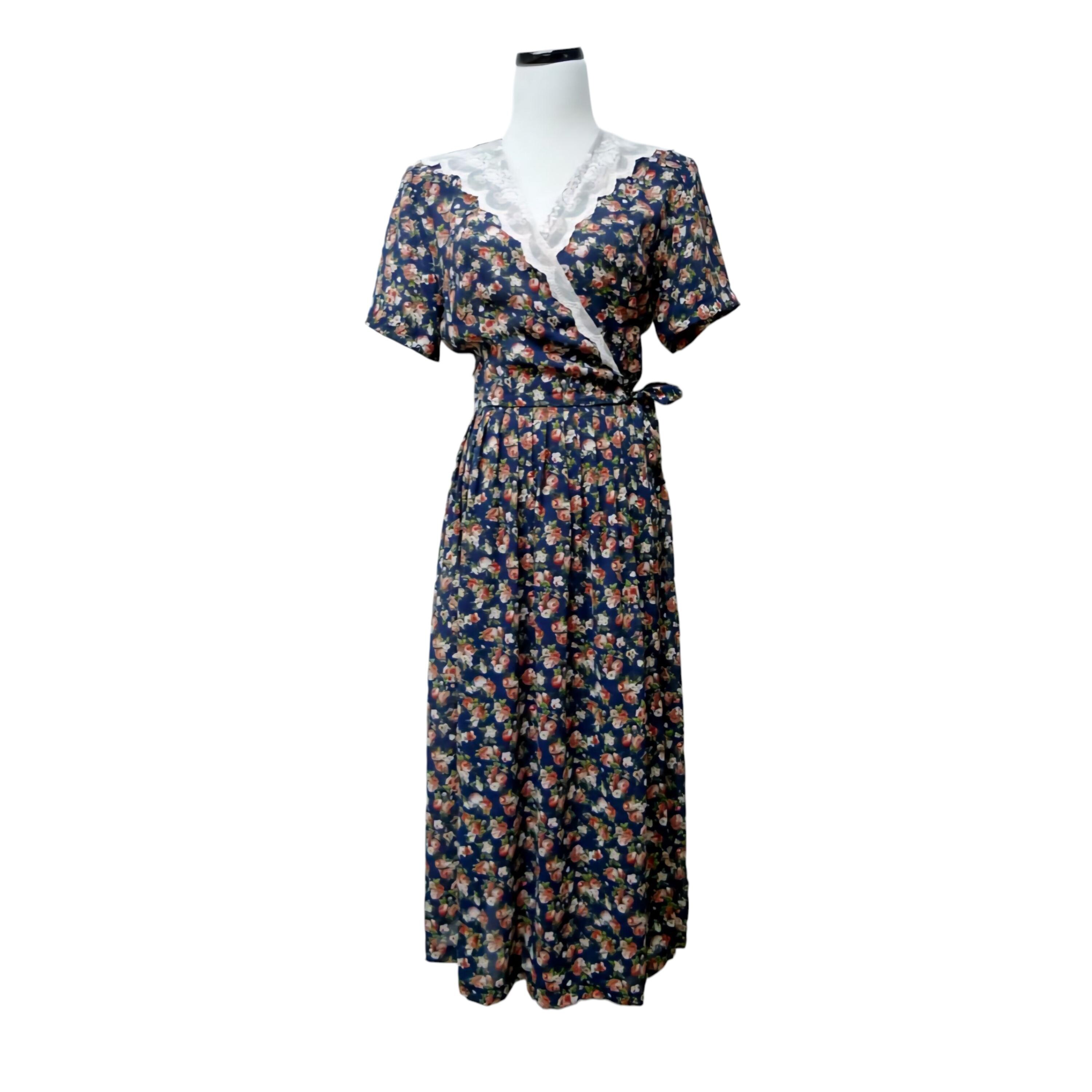 90s Floral Print Wrap Dress: Lace Collar, Made in USA, Size 7/8