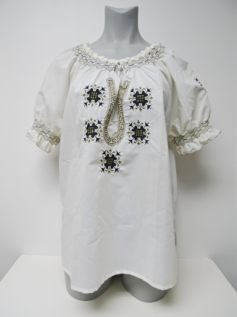 embroidered Bohemian short sleeve top size XL made in Greece