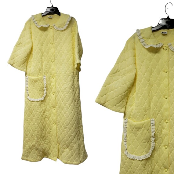 60s - 70s Montgomery Ward quilted evening robe . … - image 1