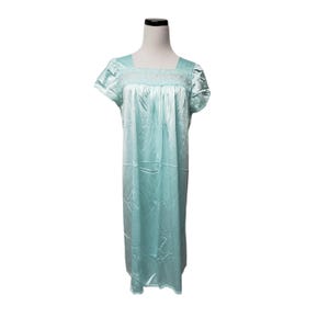 90s - 00s Vanity Fair emerald blue nylon sleepwear or robe . medium . made in USA