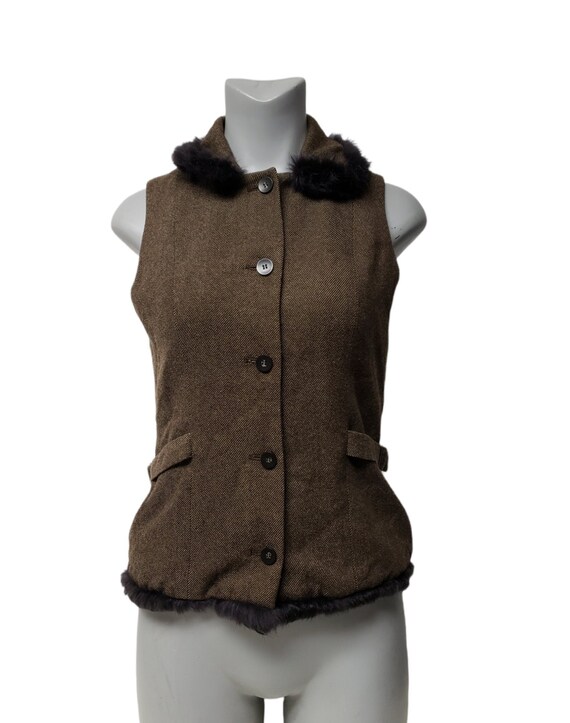 90s - 00s Jones Wear fur trim sleeveless blouse .… - image 2