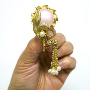 70s - 80s Pearls and Rhinestones pink glass flower movable pearl fringe goldtone brooch