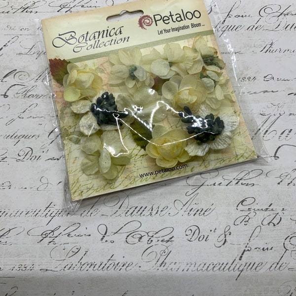 Petaloo Vintage Style Aged White Mini Flowers