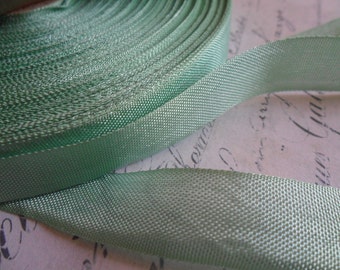 Bay Leaf Vintage Seam Binding Ribbon 1/2 inches wide