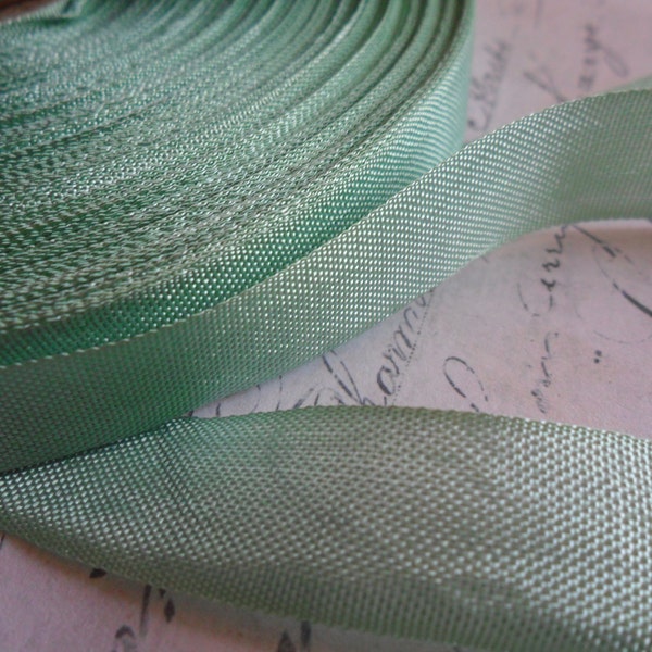 Bay Leaf Vintage Seam Binding Ribbon 1/2 inches wide