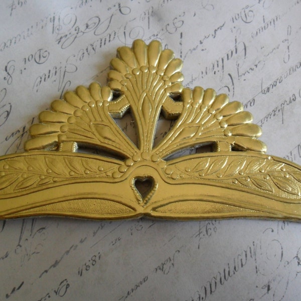 Gorgeous Embossed Gold Foil German Dresden Scrap Crown approx 3.25 x 6.5