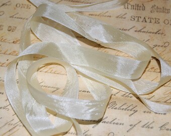 Creamy Custard Vintage Seam Binding Ribbon