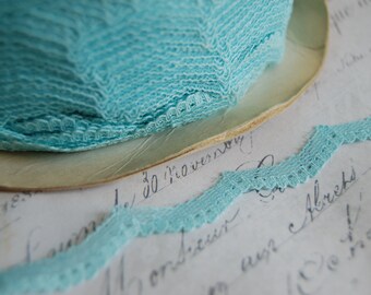 1/2" Petite Aqua Scalloped Lace Trim