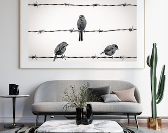 Vintage Bird Illustration: Naturalistic Black and White Decor