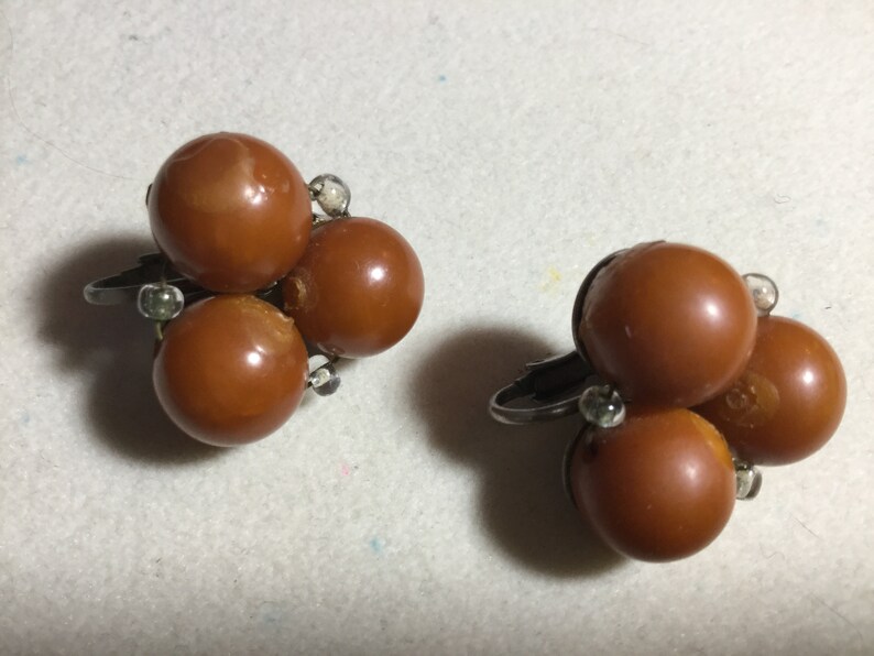 Cluster of BAKELITE BEADS Clip On EARRINGS
