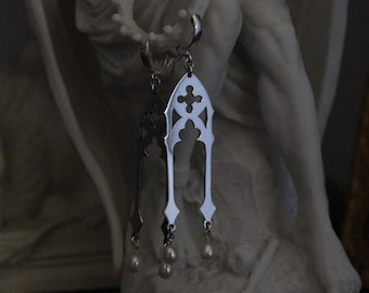 Double Pearl Silver Gothic Tracery Earring