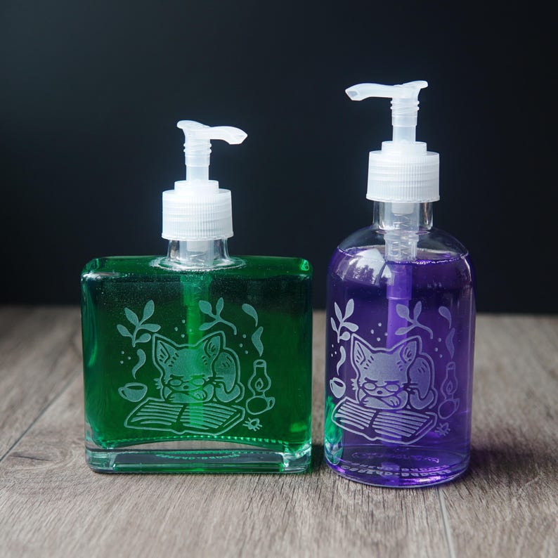BreadandBadger Book Cat Soap Dispenser - Thumbnail 4
