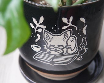 Book Cat Planter - Black 5" plant pot with drainage + saucer