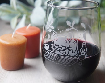 Reading Cat Stemless Wine Glass - cozy engraving