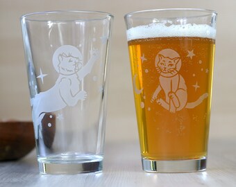 Astronaut Cat Beer Pint Glass - dishwasher-safe etched glassware – Bread  and Badger