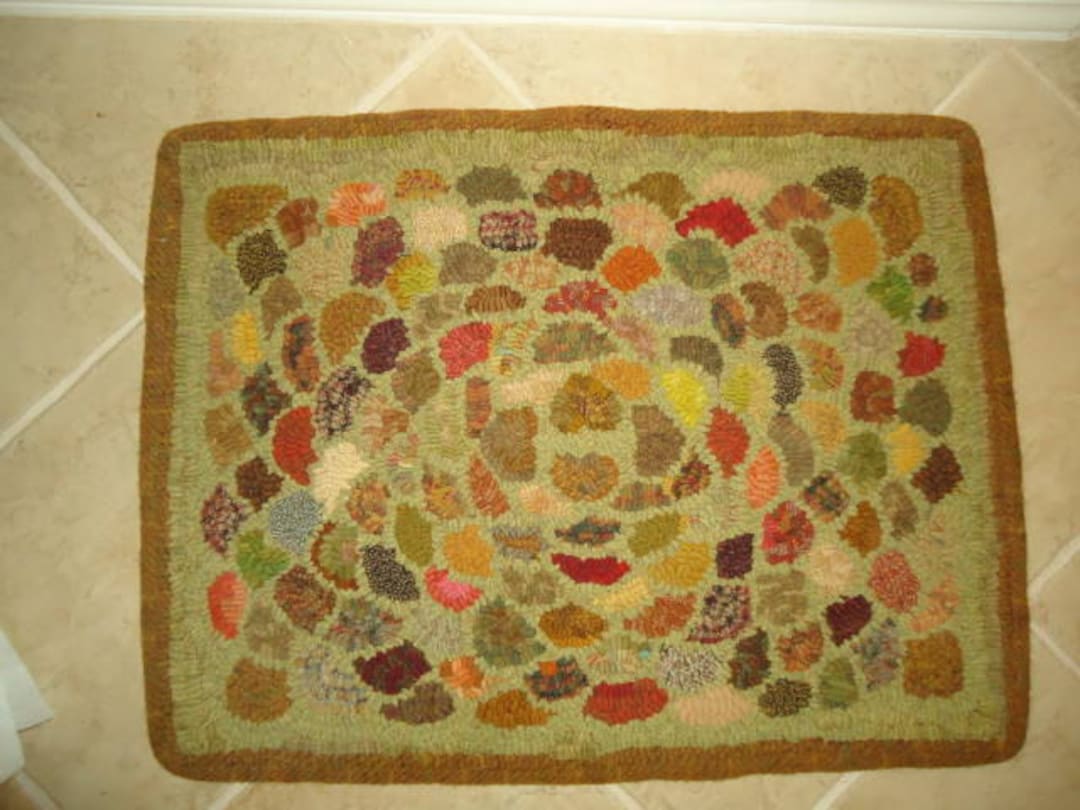 CLAMSHELL (or Broken Glass) Rug Hooking Hooked Pattern on Primitive ...
