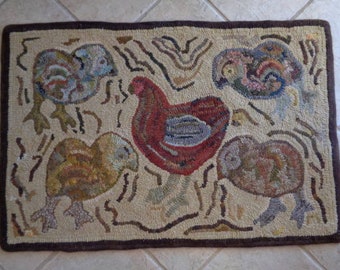 Dixie Chicks antique adaptation of Fat hen or Chicken and 4 chicks  rug hooking hooked pattern on primitive linen