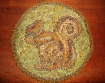 SQUIRREL chair pad rug hooking hooked pattern on primitive linen