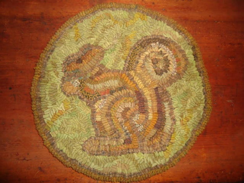 SQUIRREL chair pad rug hooking hooked pattern on primitive linen image 1