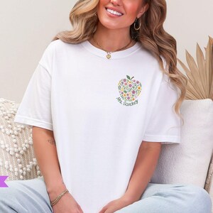 Custom Teacher Shirt, Personalized Teacher Name Sweatshirt, Teacher Appreciation Gift, Back To School Gift, Trendy Floral Comfort Colors Tee Unisex Shirt/ White
