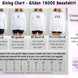 Pode incluir: Tabela de tamanhos para sweatshirts unissex para adultos Gildan 18000. A tabela mostra os diferentes tamanhos e suas medidas correspondentes em polegadas. A tabela tamb&eacute;m inclui descri&ccedil;&otilde;es do ajuste para cada tamanho, como ajustado, regular, relaxado e de grande porte. O texto "Estas sweatshirts s&atilde;o muito aconchegantes e macias" tamb&eacute;m est&aacute; inclu&iacute;do.