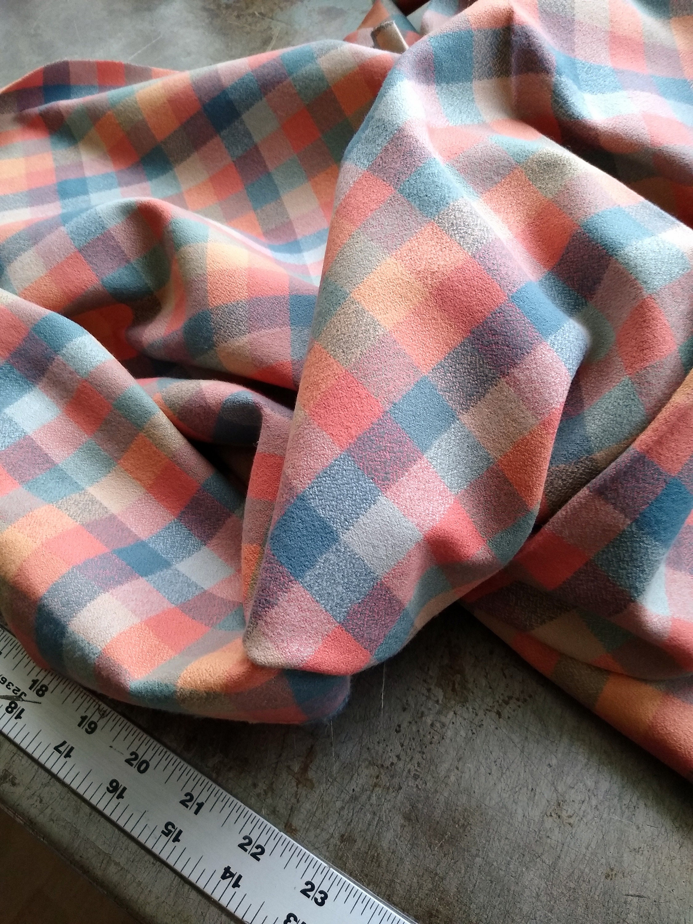 FabricLA 100% Cotton Flannel Fabric - 58/60 Inches (150 CM) Extra Wide  Fabric - Cotton Tartan Flannel Fabric - Use as Blanket, Pillowcases,  Quilting, Sewing, PJ, Shirt 