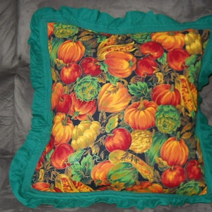 Ringraziamento, Fall Vegetables 14 "cuscino sham con pumkins, mele, carciofi, mais sulla pannocchia, ecc.  Cuscino festivo finzione per le vacanze.