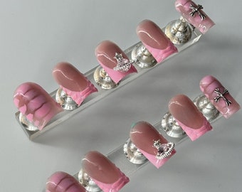 Trendy French Tip Croc Anhänger Set (handgemacht & wiederverwendbar)