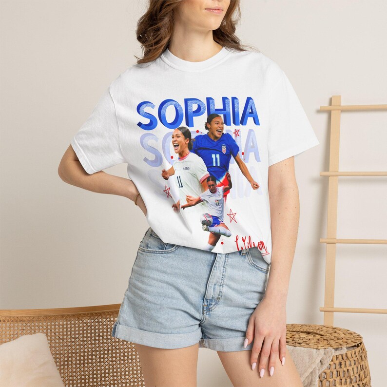 USWNT Player Sophia Wilson / Smith T-shirt image 3