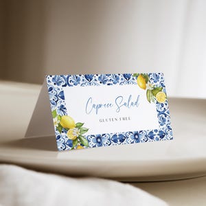 Bewerkbare mediterrane citroenvoedseletiketten, Italiaanse bruiloftplaatskaart, afdrukbare buffetkaart, amalfiblauwe tegel babyshower voedseltentsjabloon
