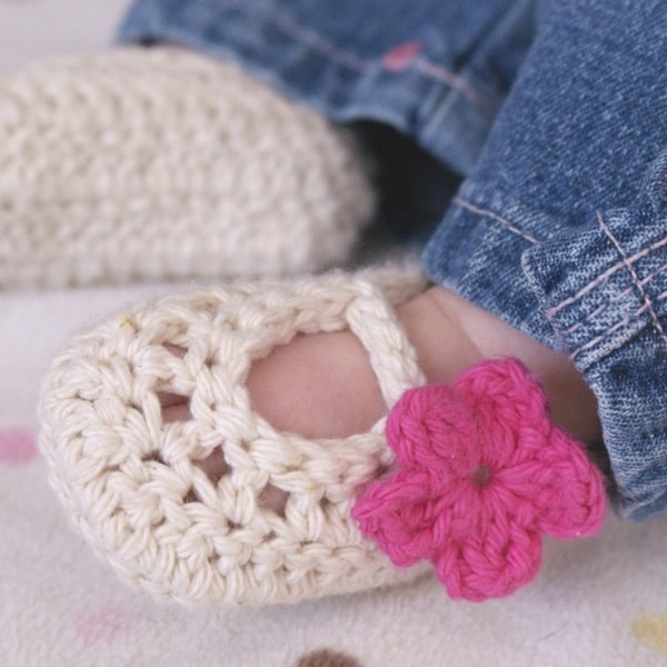 Baby Girl Shoes - Crochet Ballerina Baby Booties - size  0-3 months