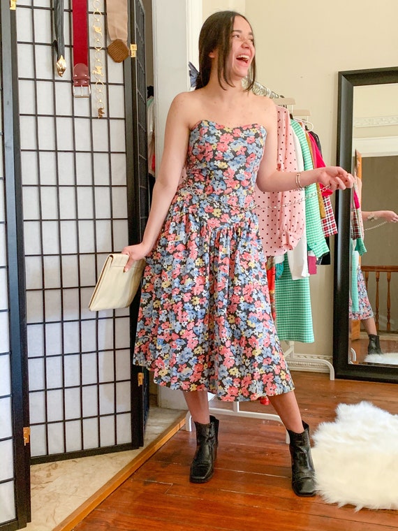 Sweet Vintage 80s Colorful Floral Strapless Frock