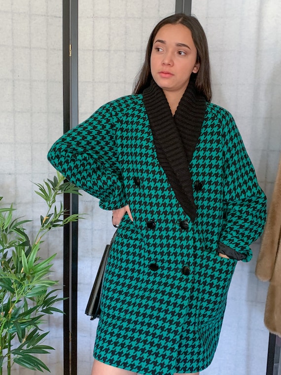 Cool Vintage 80s Green Black Houndstooth Wool Shaw