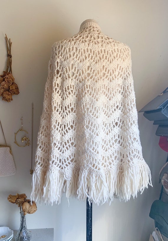 Amazing Vintage 70s Ivory Crochet Button Fringe P… - image 4