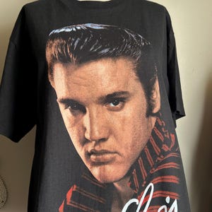 Cool Vintage 90s One of a Kind King of Rock n Roll Elvis Presley Graceland Tee T-Shirt Knit Top