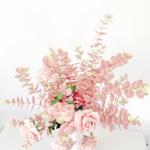 Eucalipto de tacto real de 31&quot; en malva polvoriento, follaje otoñal artificial, centro de mesa DIY, arreglos florales, decoración para bodas, hogar y regalos para ella.