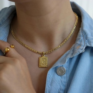 Initial Letter Necklace, Medal Gold WATERPROOF C Pendant Necklace Square Alphabet Rectangle Medallion Metal C Pendant Personalized Gold Gift