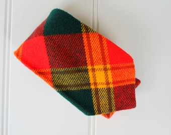 Corbata vintage a cuadros - Tartán - Rojo, verde, amarillo y tostado - Príncipe Consorte - Cierre dorado - Lana - Años 60 - Corbata vintage a cuadros