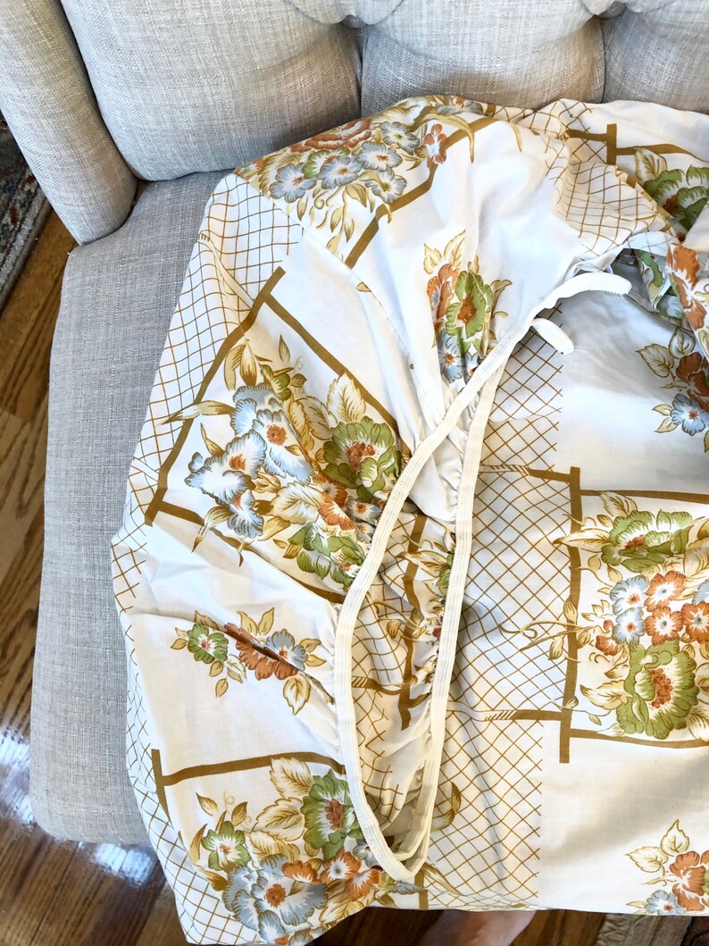 Vintage Bed Sheet Cannon Monticello Lattice Garden Twin Fitted Sheet 1970s 1980s Bedding image 2